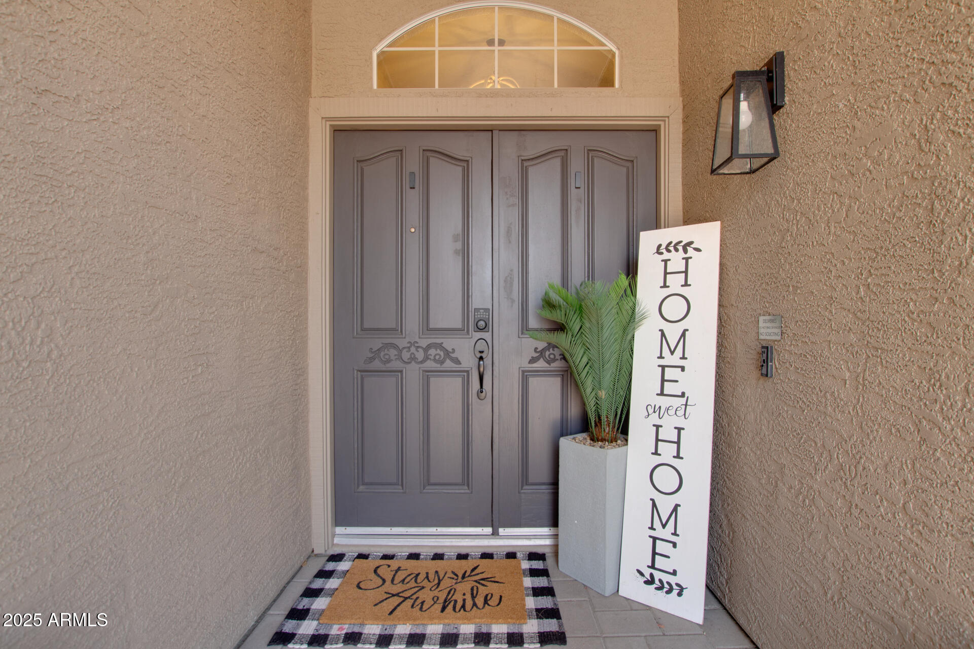 2302 E MOUNTAIN SKY Avenue