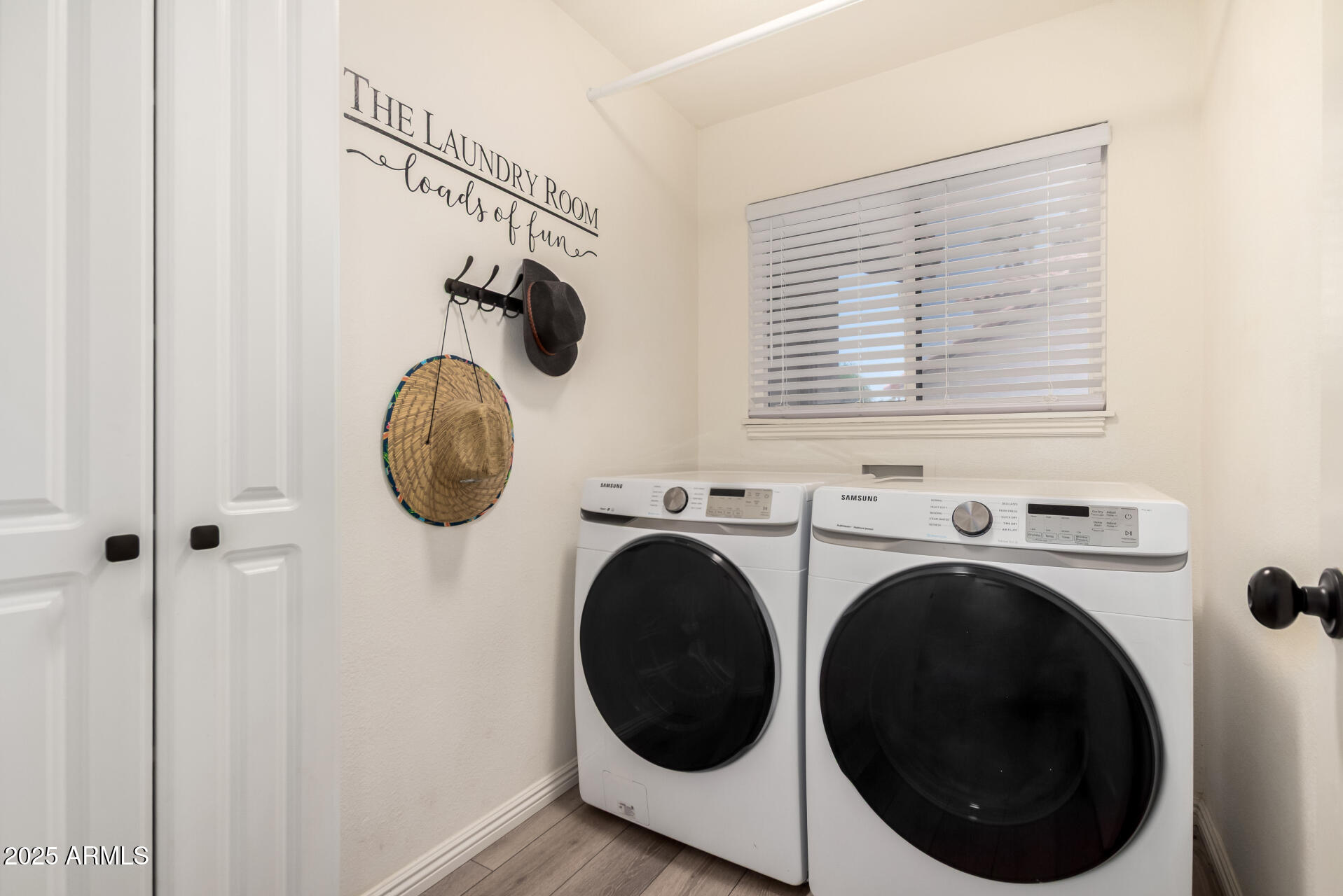 2302 E MOUNTAIN SKY Avenue