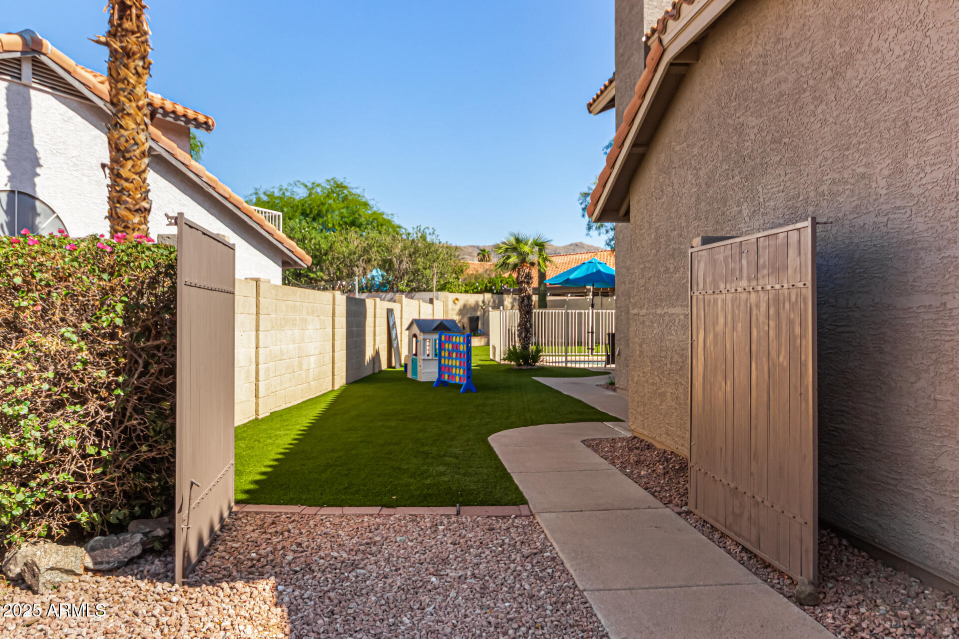 2302 E MOUNTAIN SKY Avenue