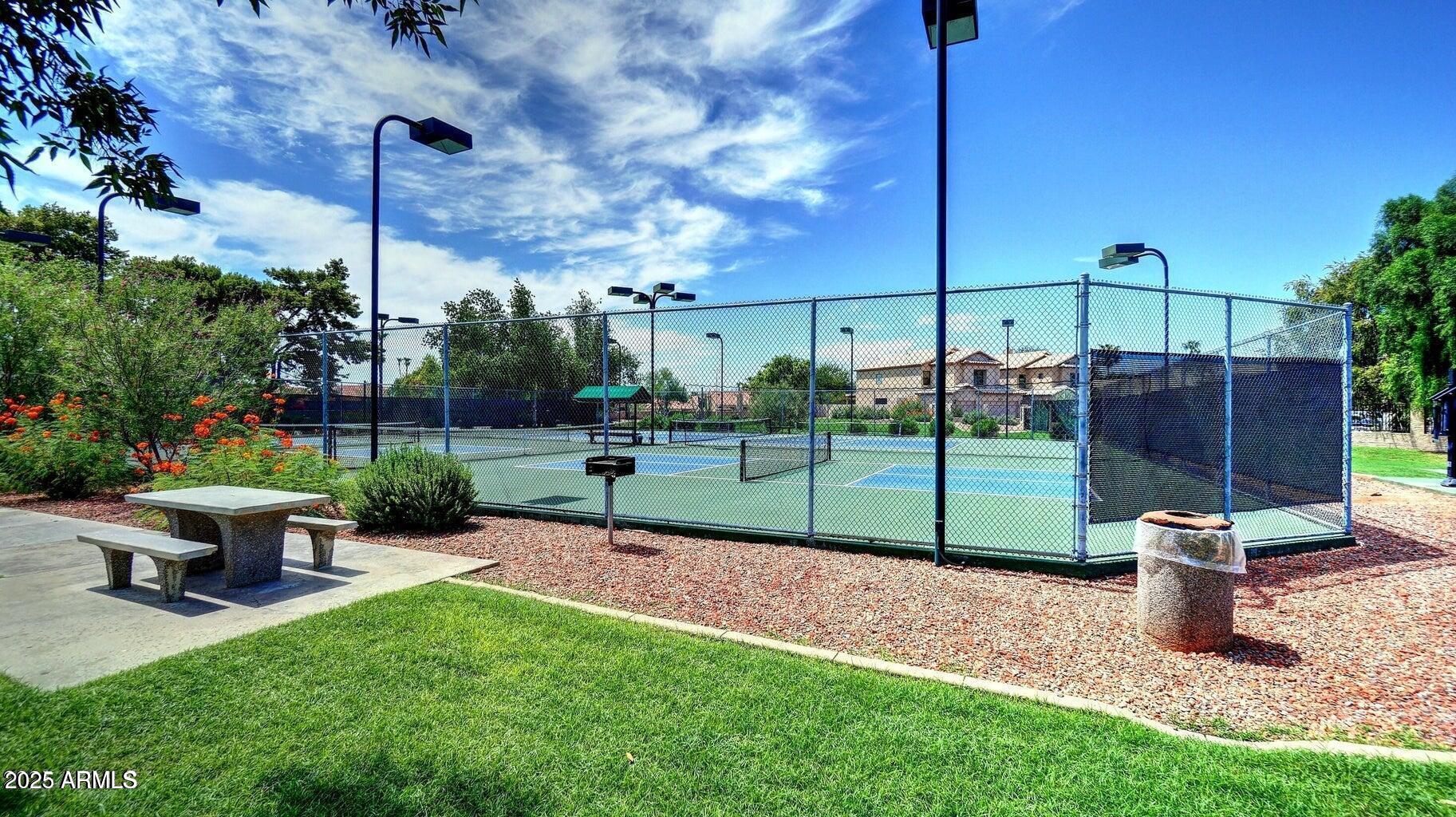 2302 E MOUNTAIN SKY Avenue