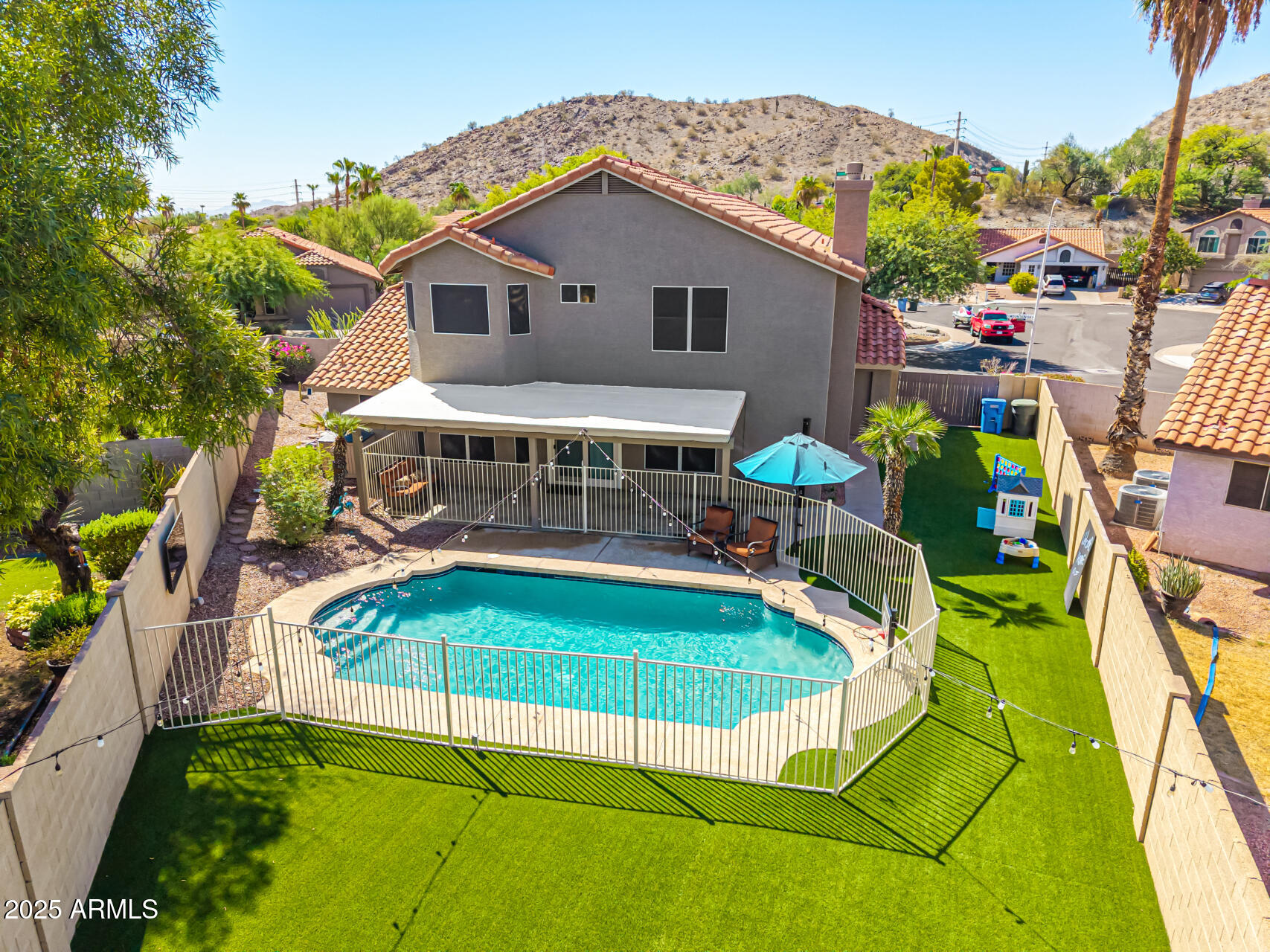 2302 E MOUNTAIN SKY Avenue