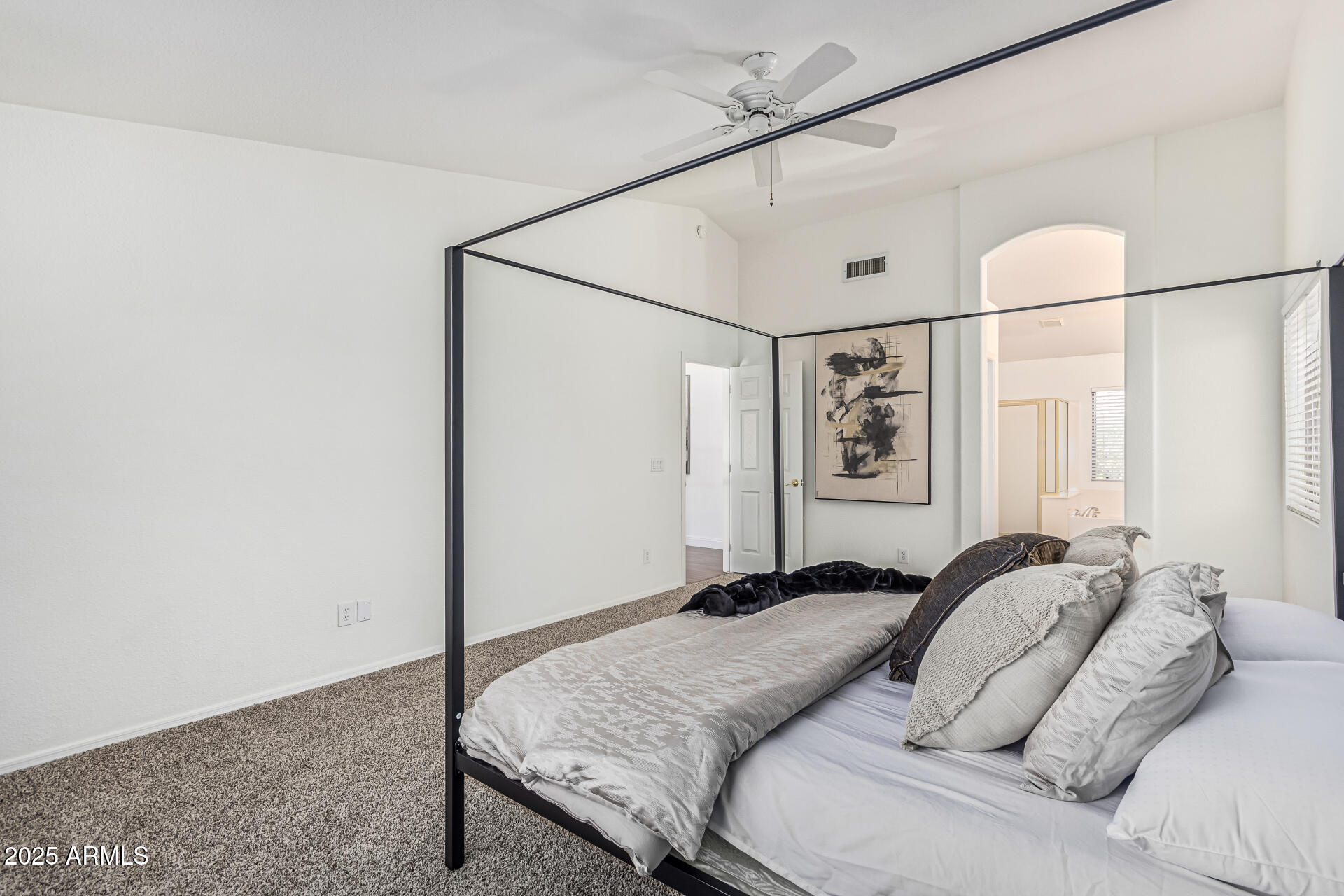 1031 W Longhorn Drive