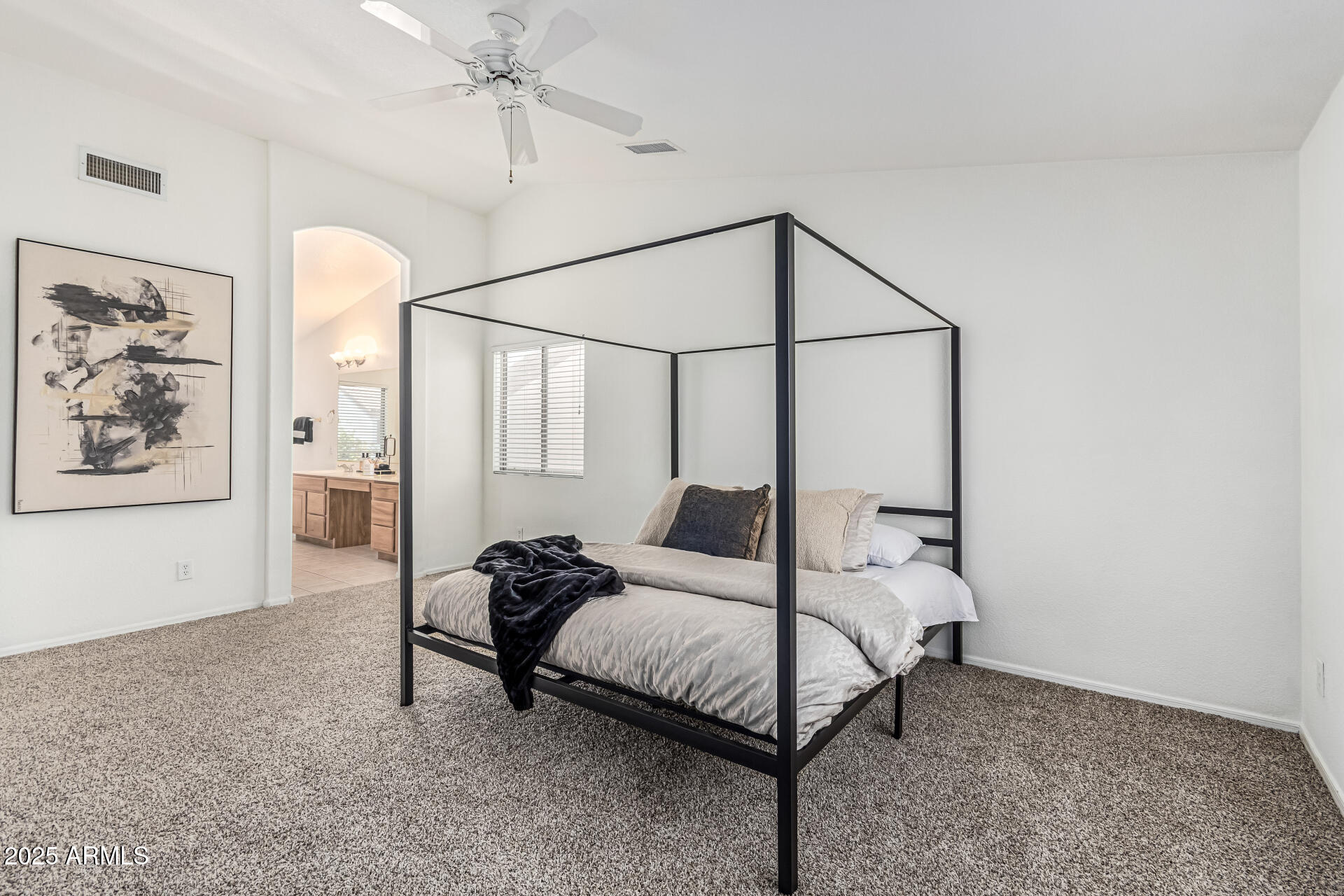 1031 W Longhorn Drive