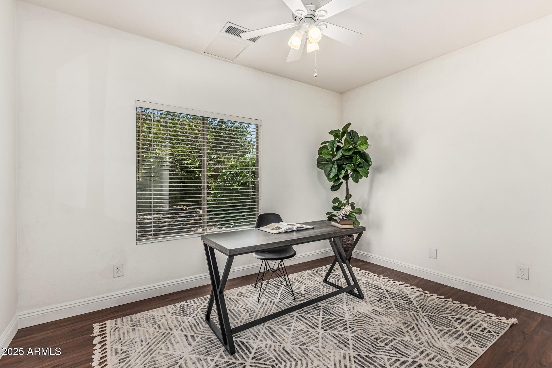 1031 W Longhorn Drive