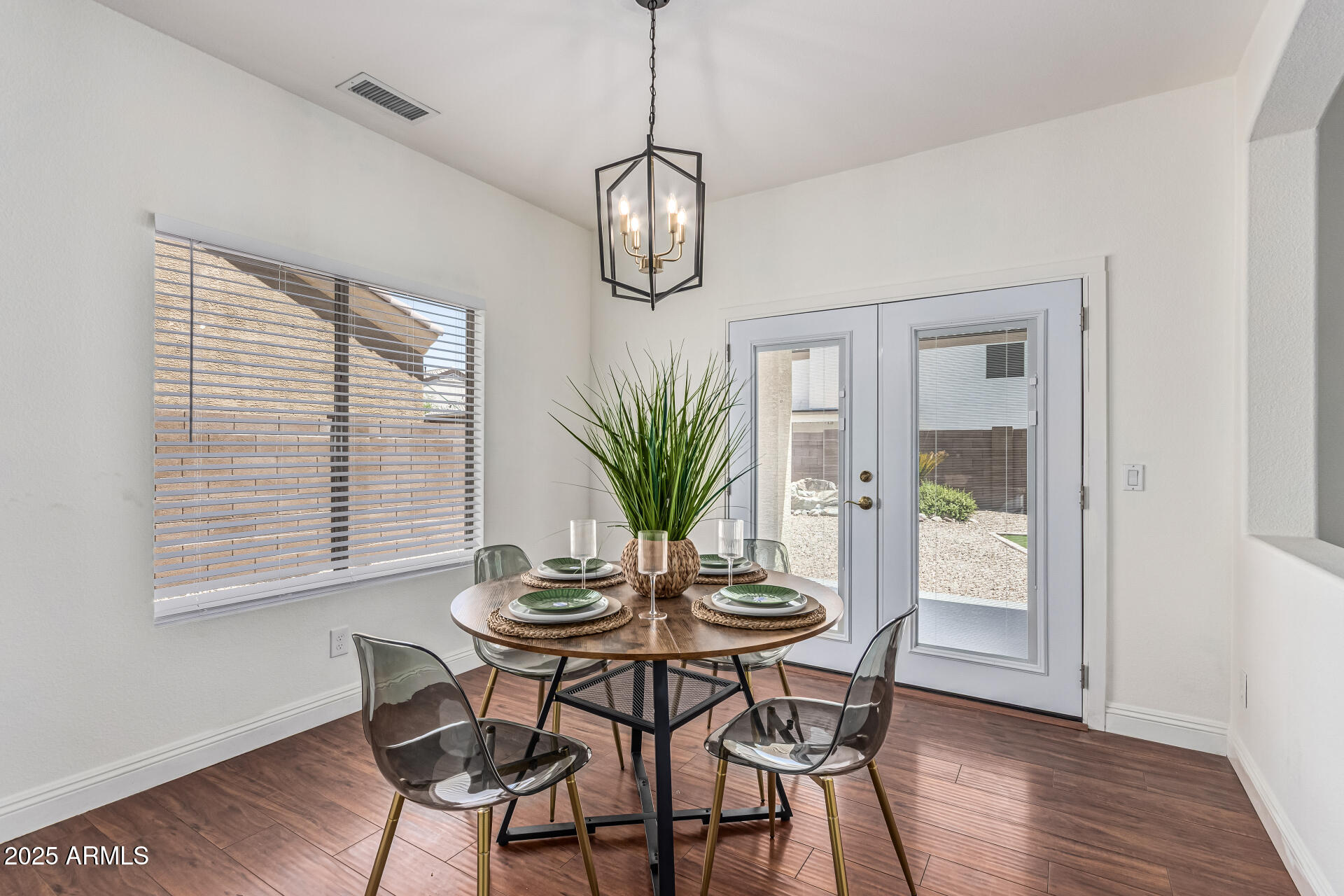 1031 W Longhorn Drive