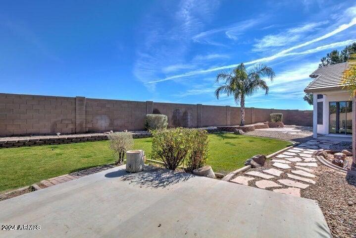 2131 S PEPPERTREE Drive