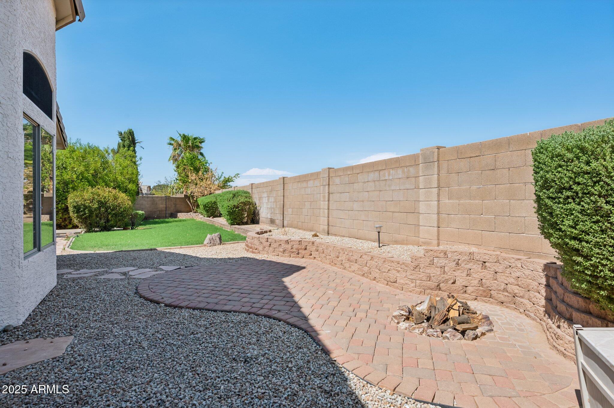 2131 S PEPPERTREE Drive