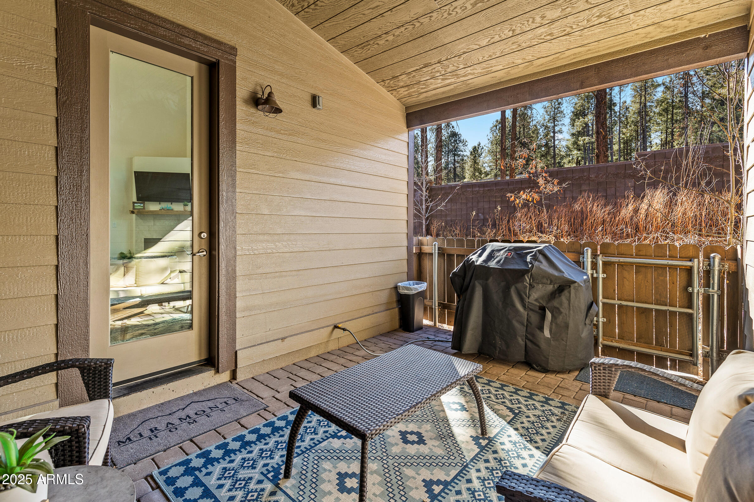 2477 W MISSION TIMBER Circle