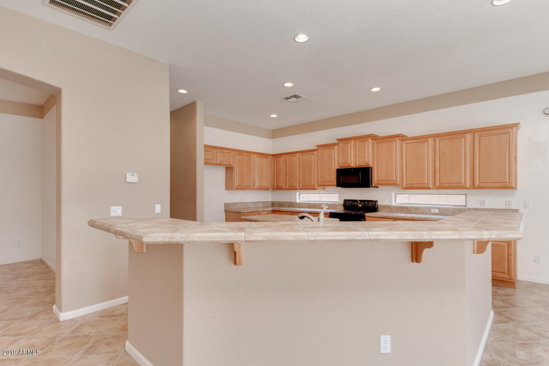 3279 E BRIDGEPORT Parkway