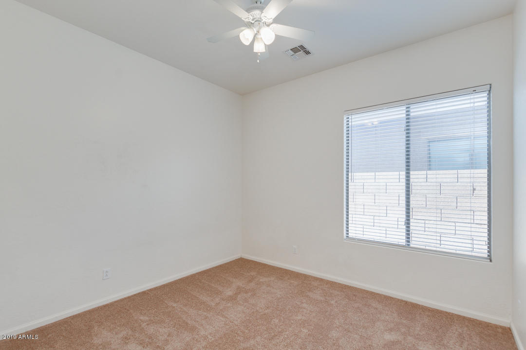 3279 E BRIDGEPORT Parkway