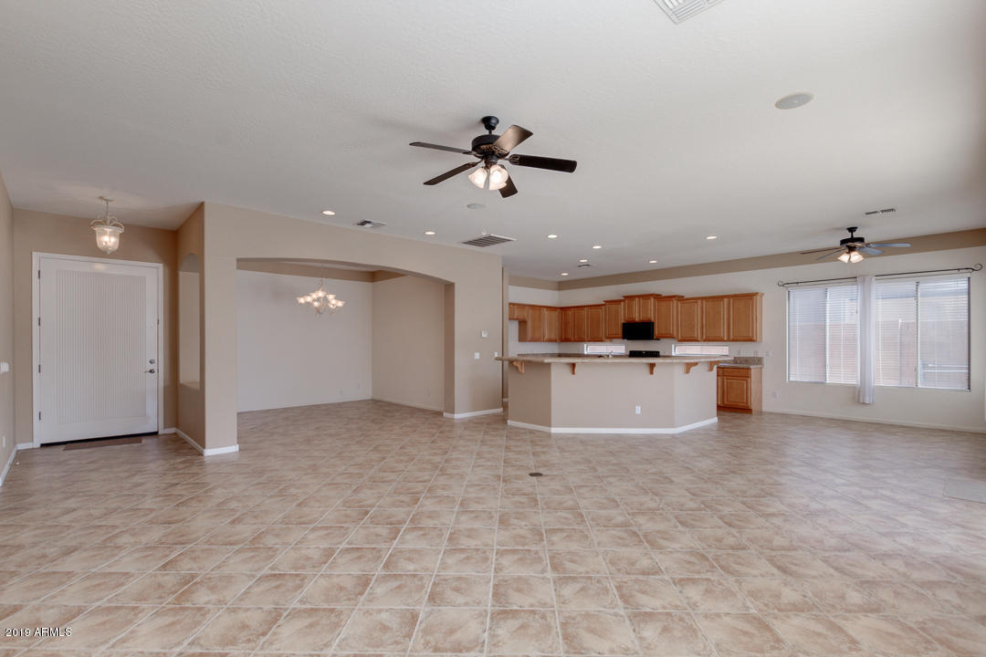 3279 E BRIDGEPORT Parkway