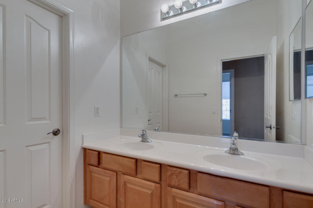 3279 E BRIDGEPORT Parkway