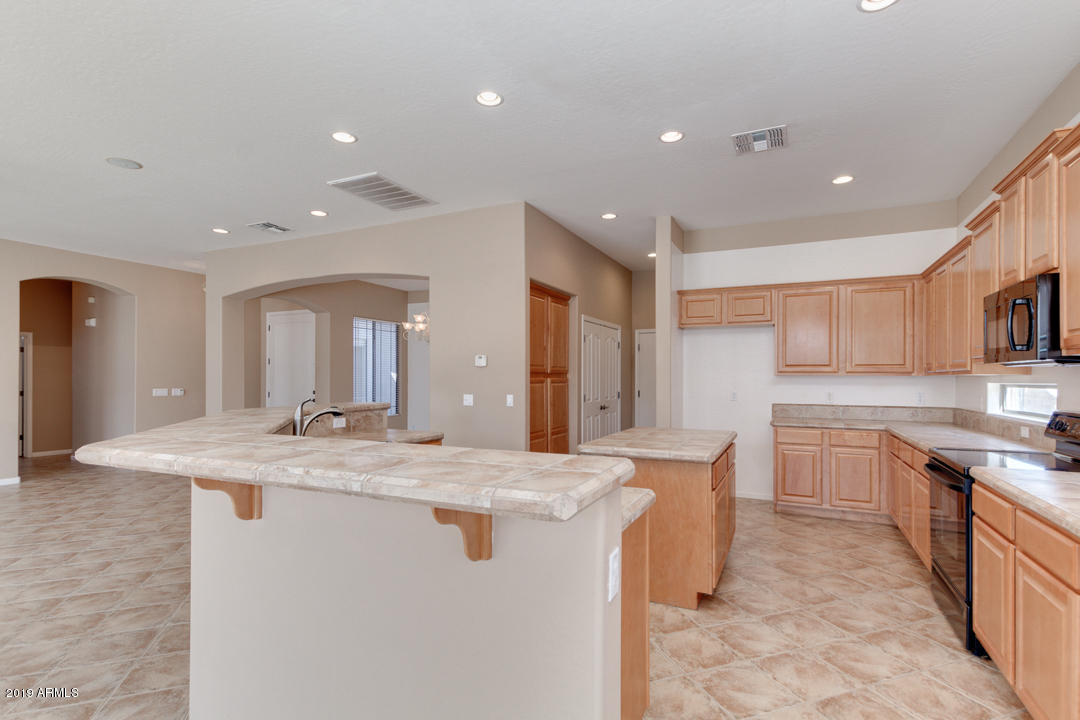 3279 E BRIDGEPORT Parkway