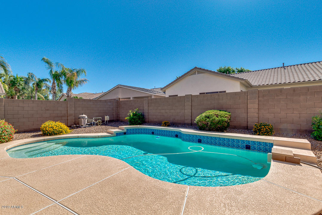 3279 E BRIDGEPORT Parkway