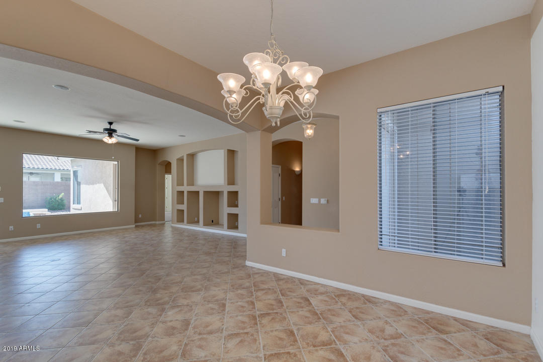 3279 E BRIDGEPORT Parkway