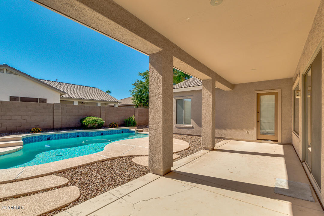 3279 E BRIDGEPORT Parkway