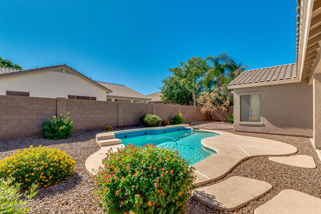 3279 E BRIDGEPORT Parkway