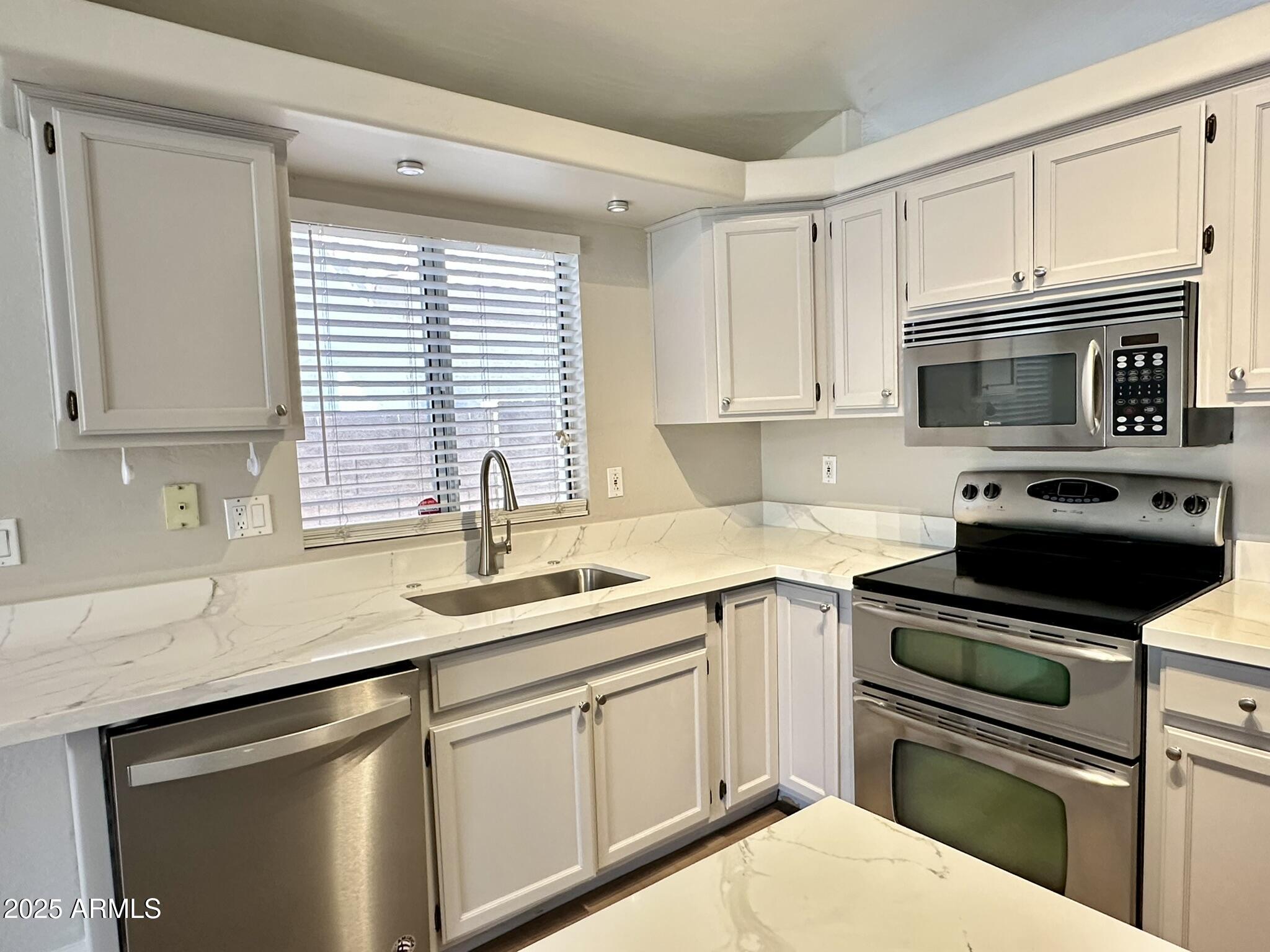 4781 W HARRISON Street