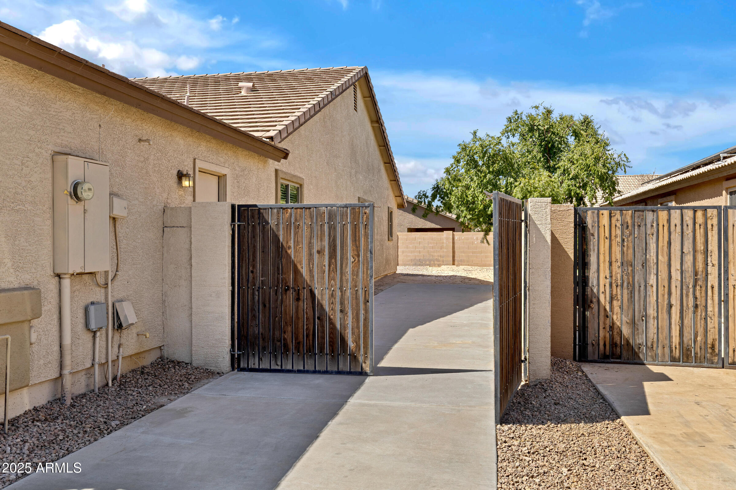 22363 E VIA DEL PALO