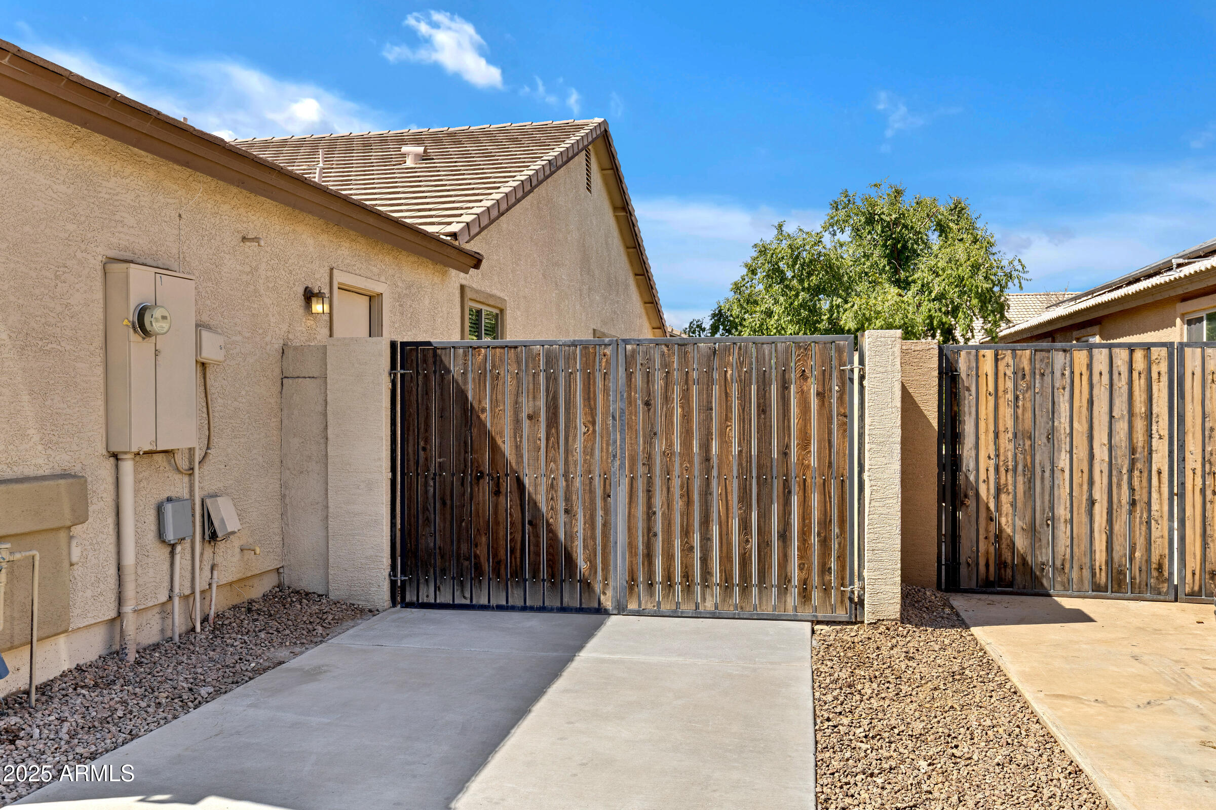 22363 E VIA DEL PALO