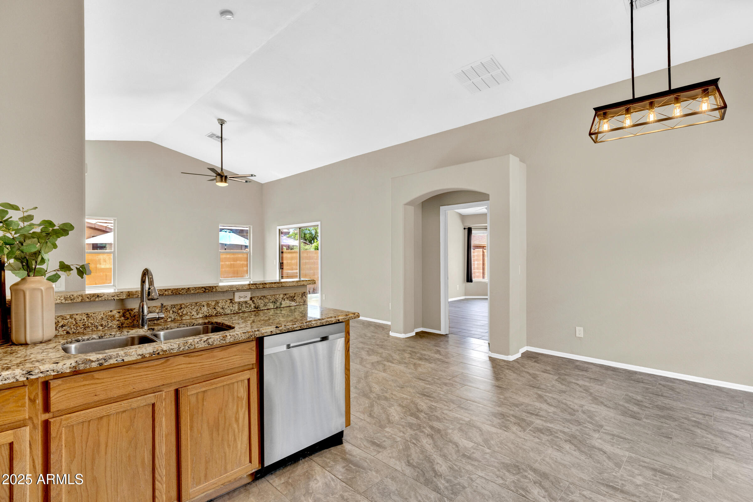 22363 E VIA DEL PALO