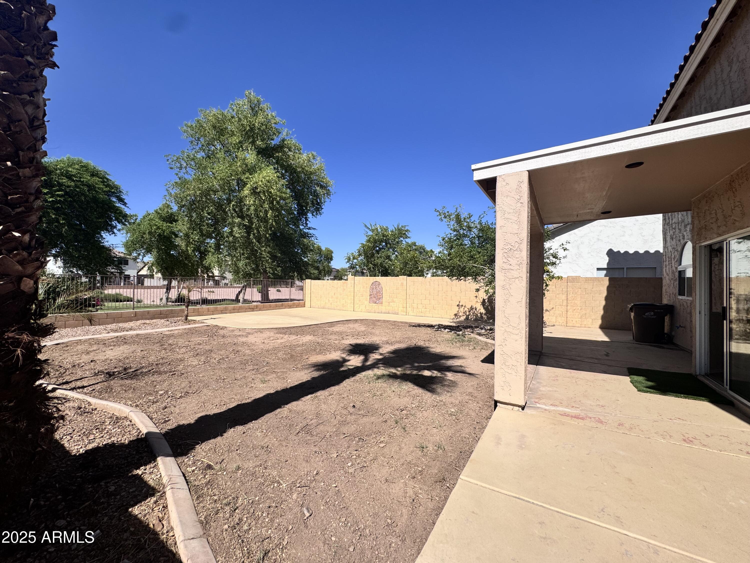 4686 E MEADOW CREEK Way