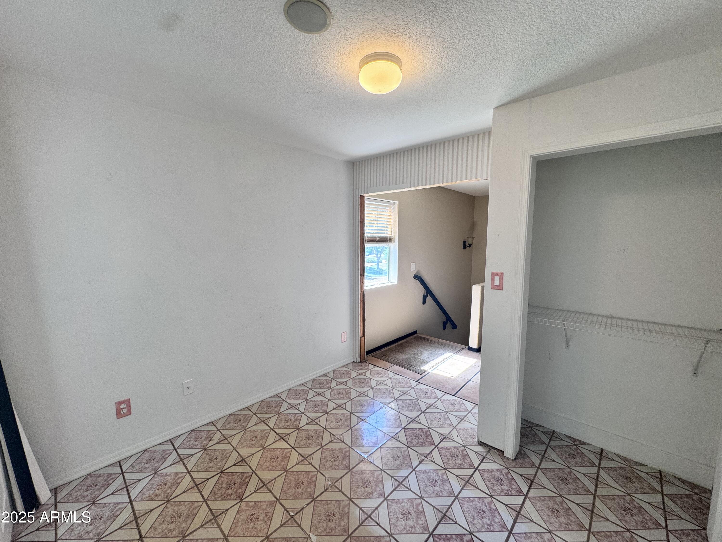 4686 E MEADOW CREEK Way