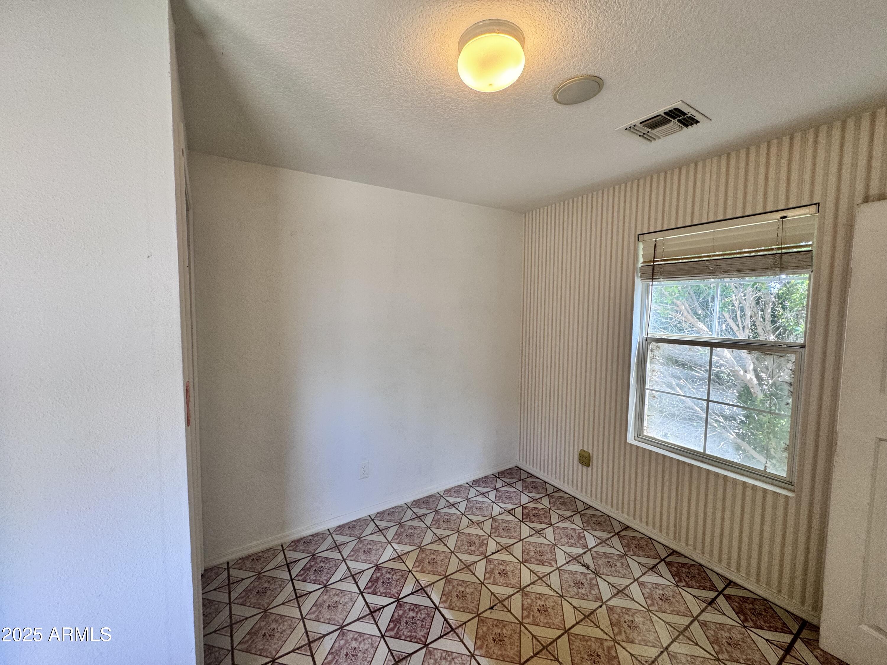 4686 E MEADOW CREEK Way