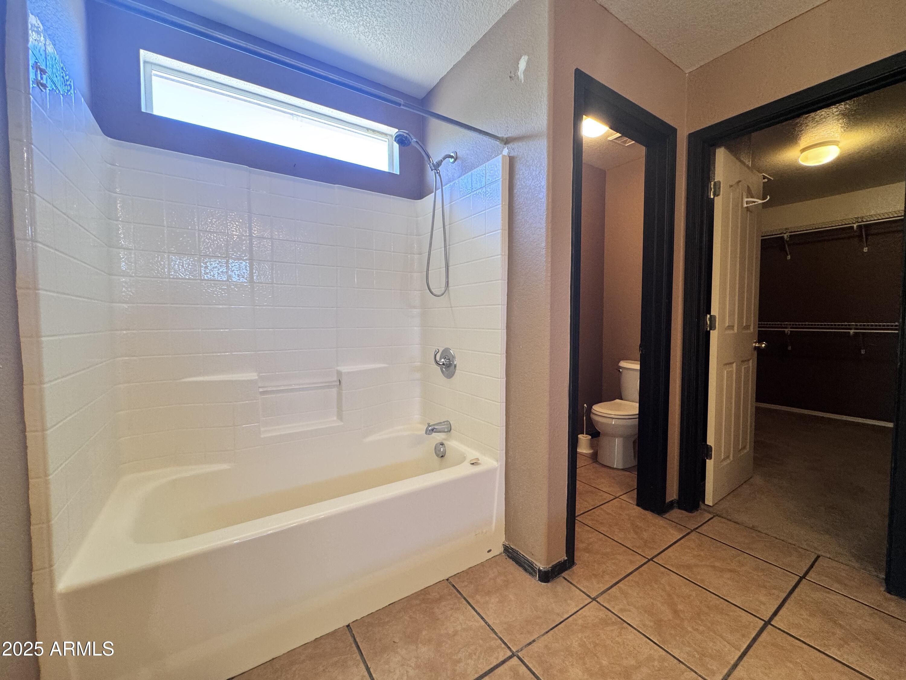 4686 E MEADOW CREEK Way