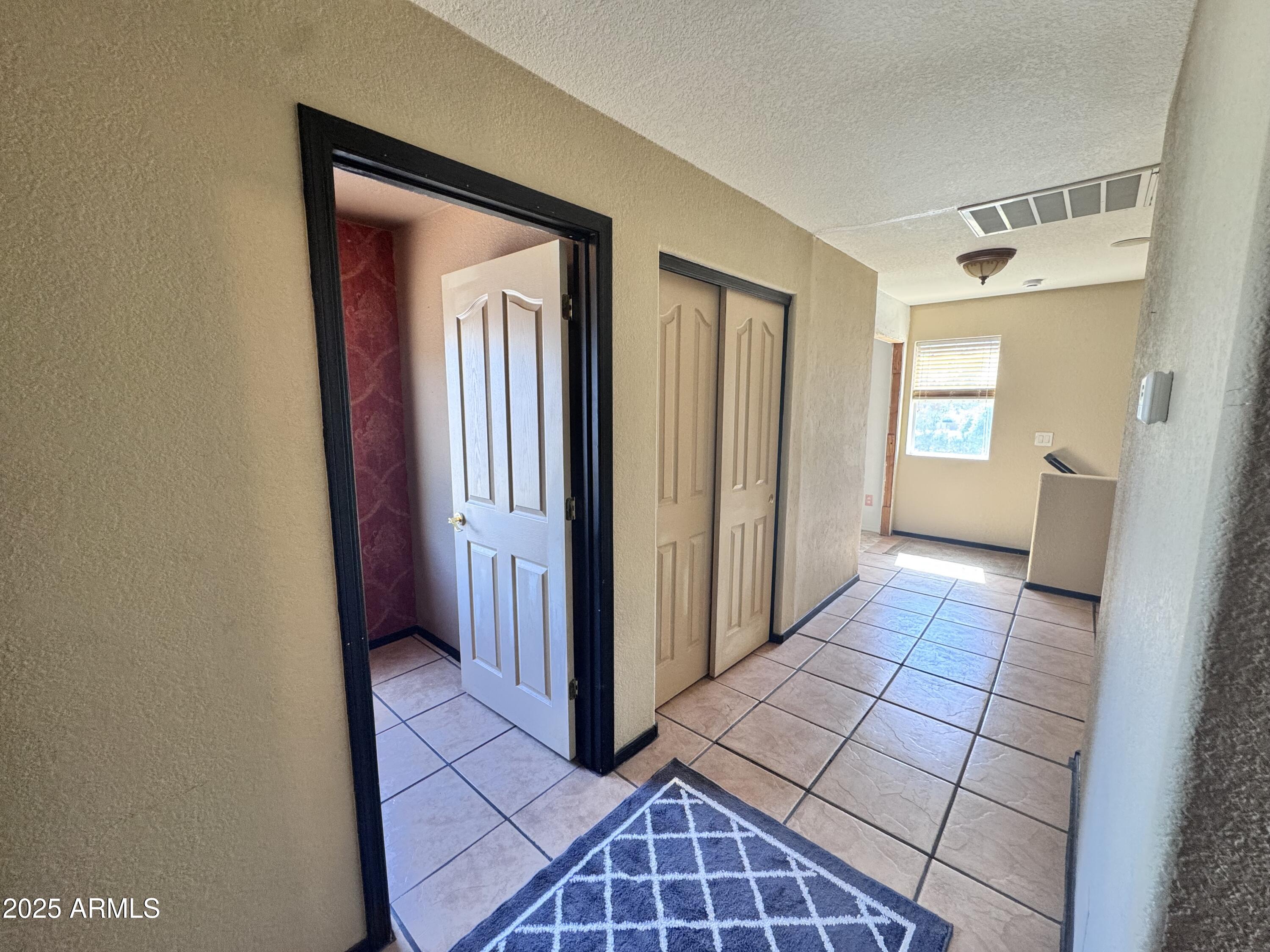 4686 E MEADOW CREEK Way