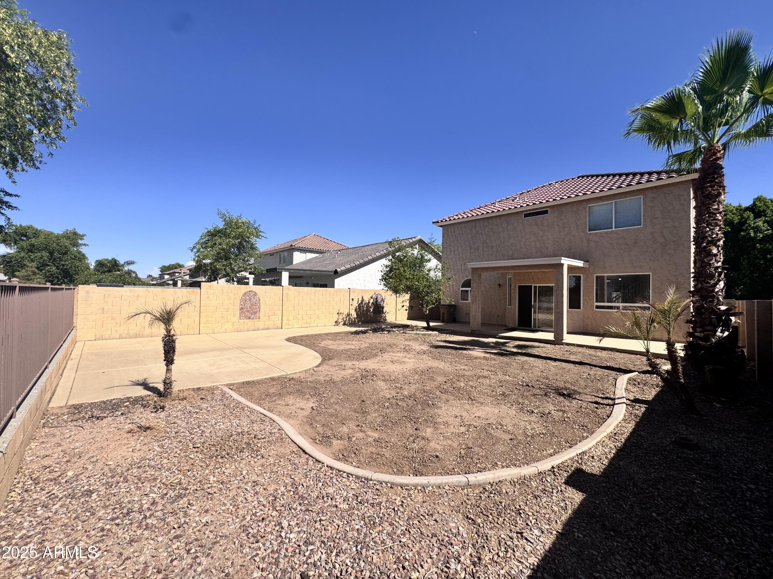 4686 E MEADOW CREEK Way