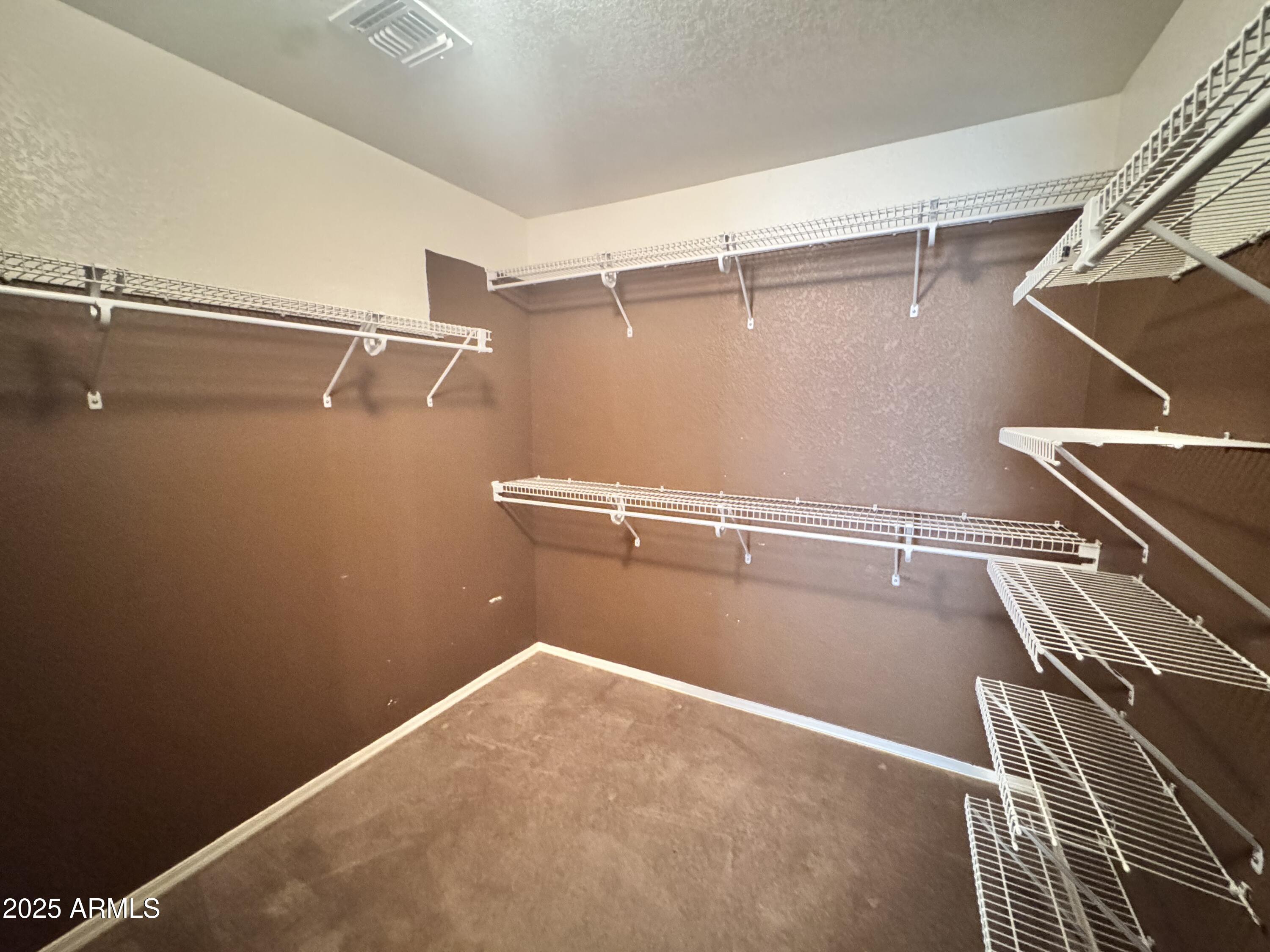 4686 E MEADOW CREEK Way