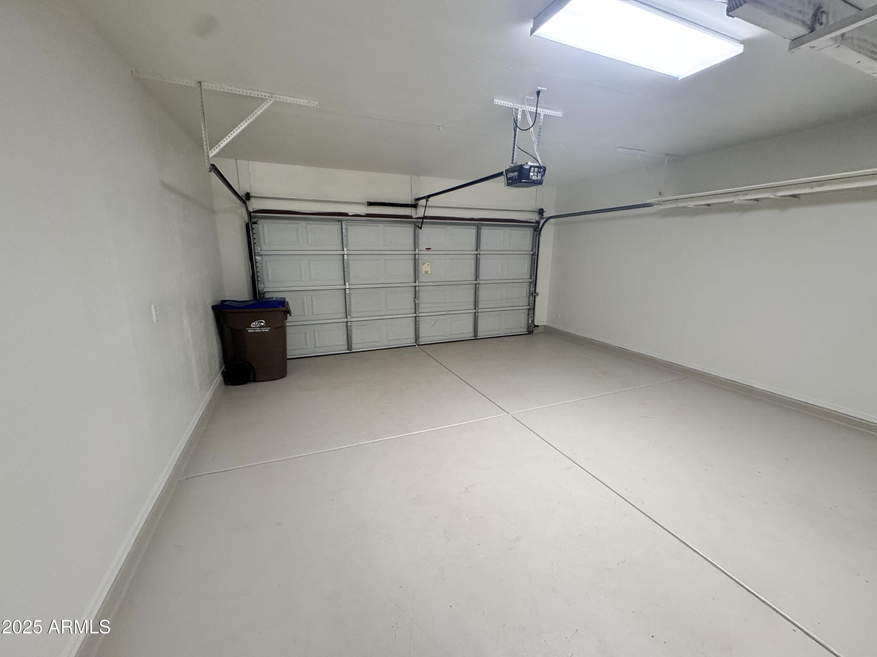 4686 E MEADOW CREEK Way