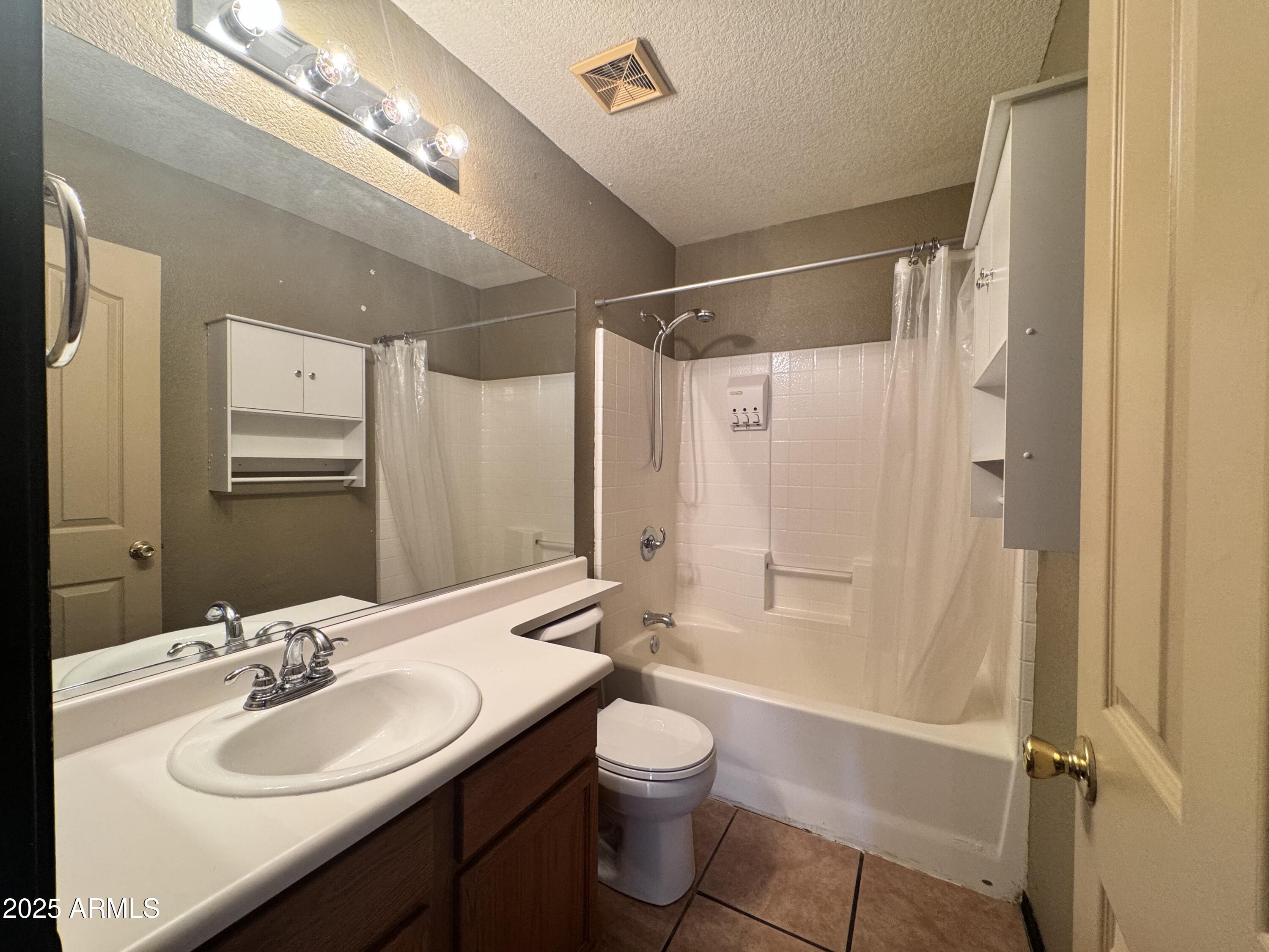 4686 E MEADOW CREEK Way