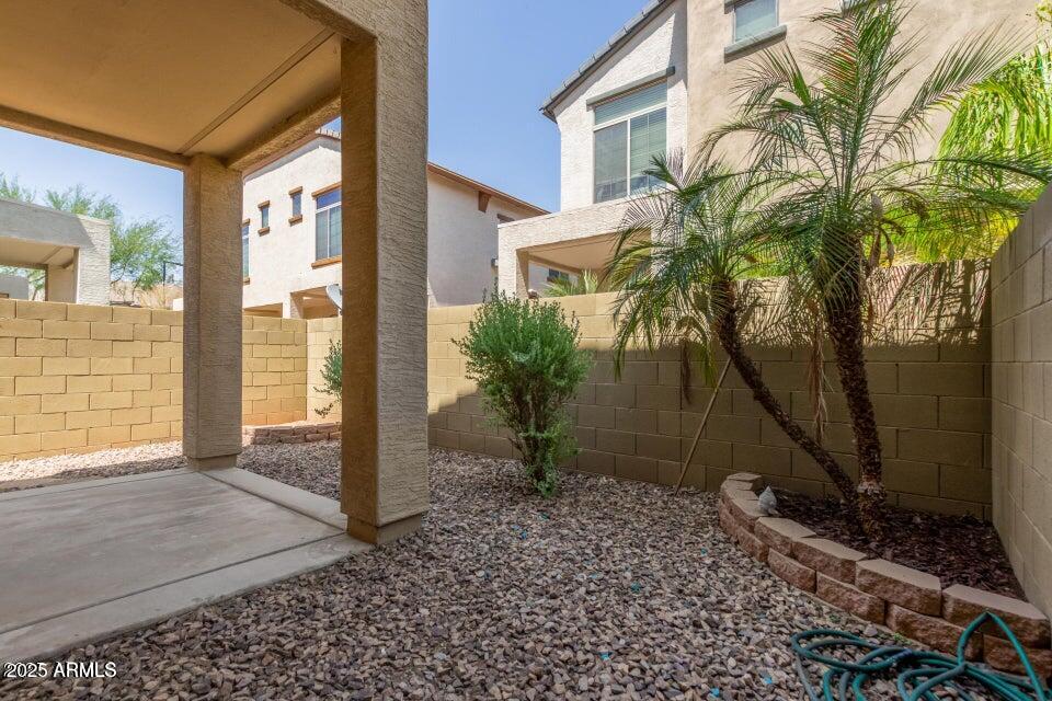 2727 N PRICE Road, 32