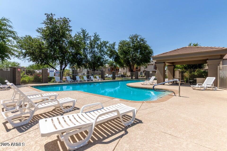 2727 N PRICE Road, 32