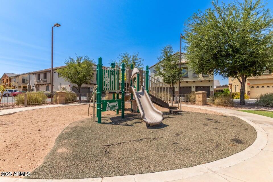 2727 N PRICE Road, 32