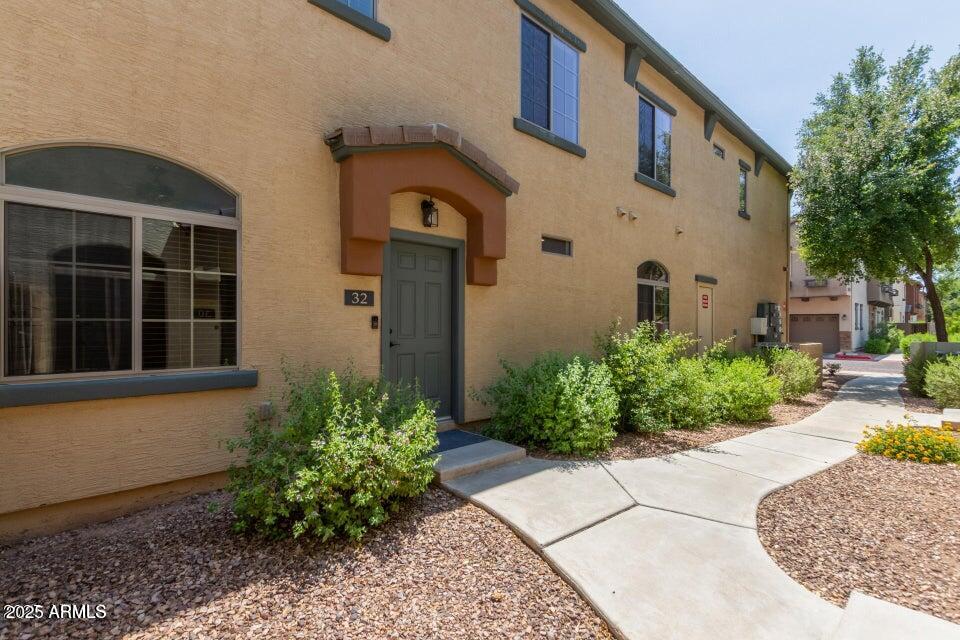 2727 N PRICE Road, 32