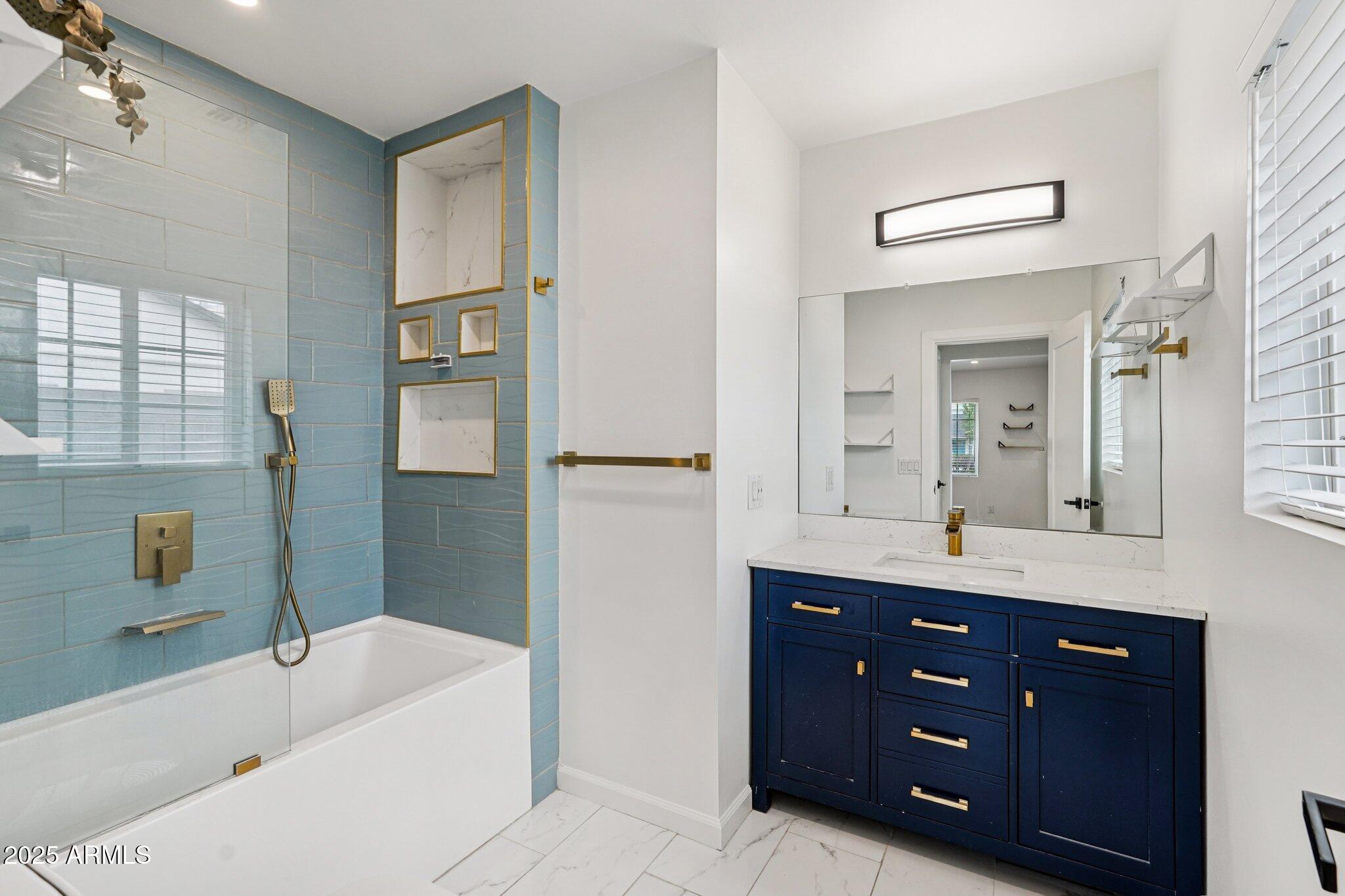 511 E CHEERY LYNN Road