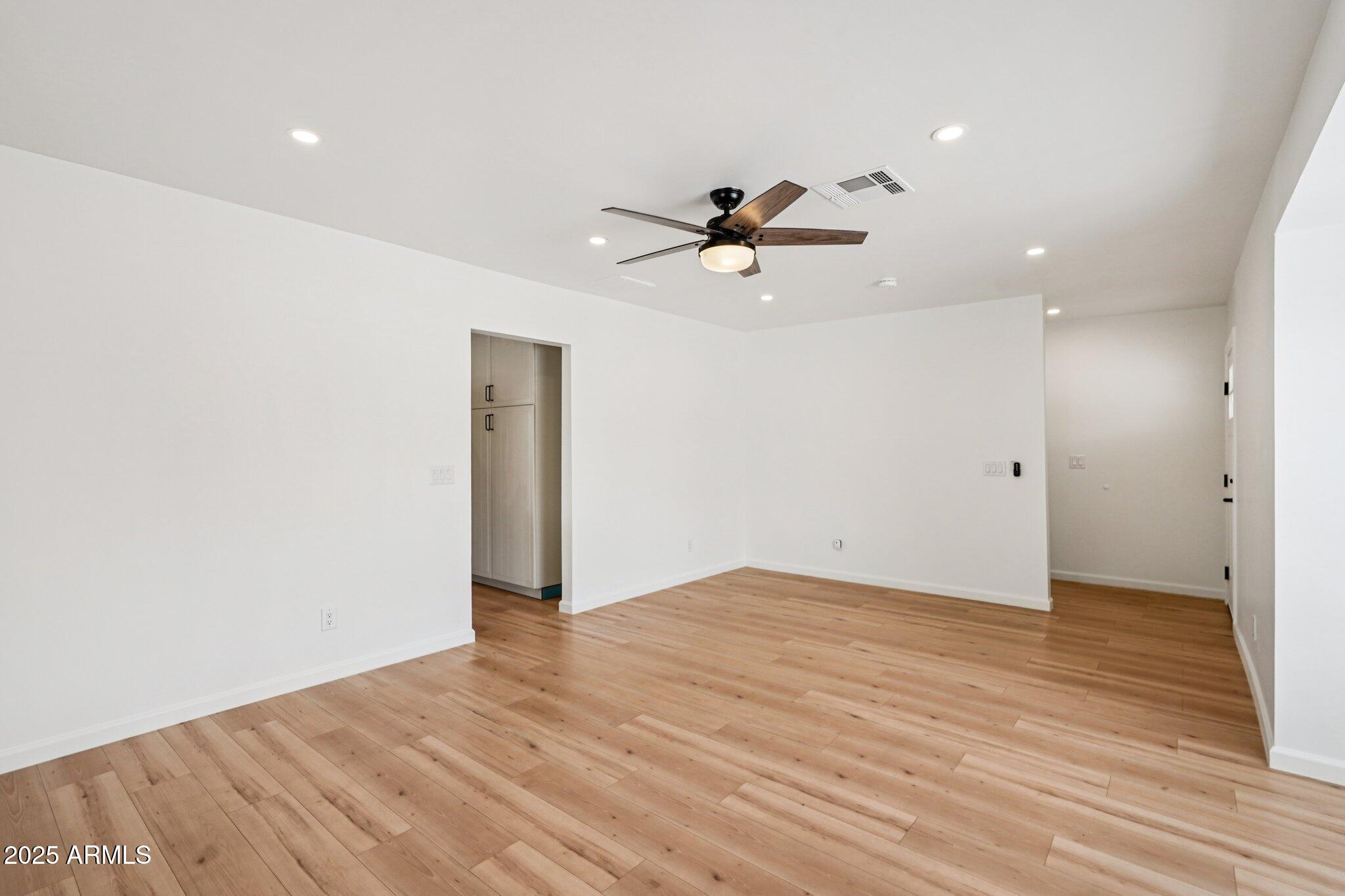 511 E CHEERY LYNN Road