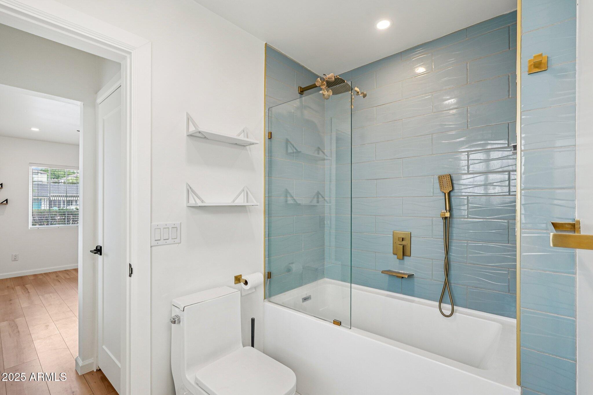 511 E CHEERY LYNN Road