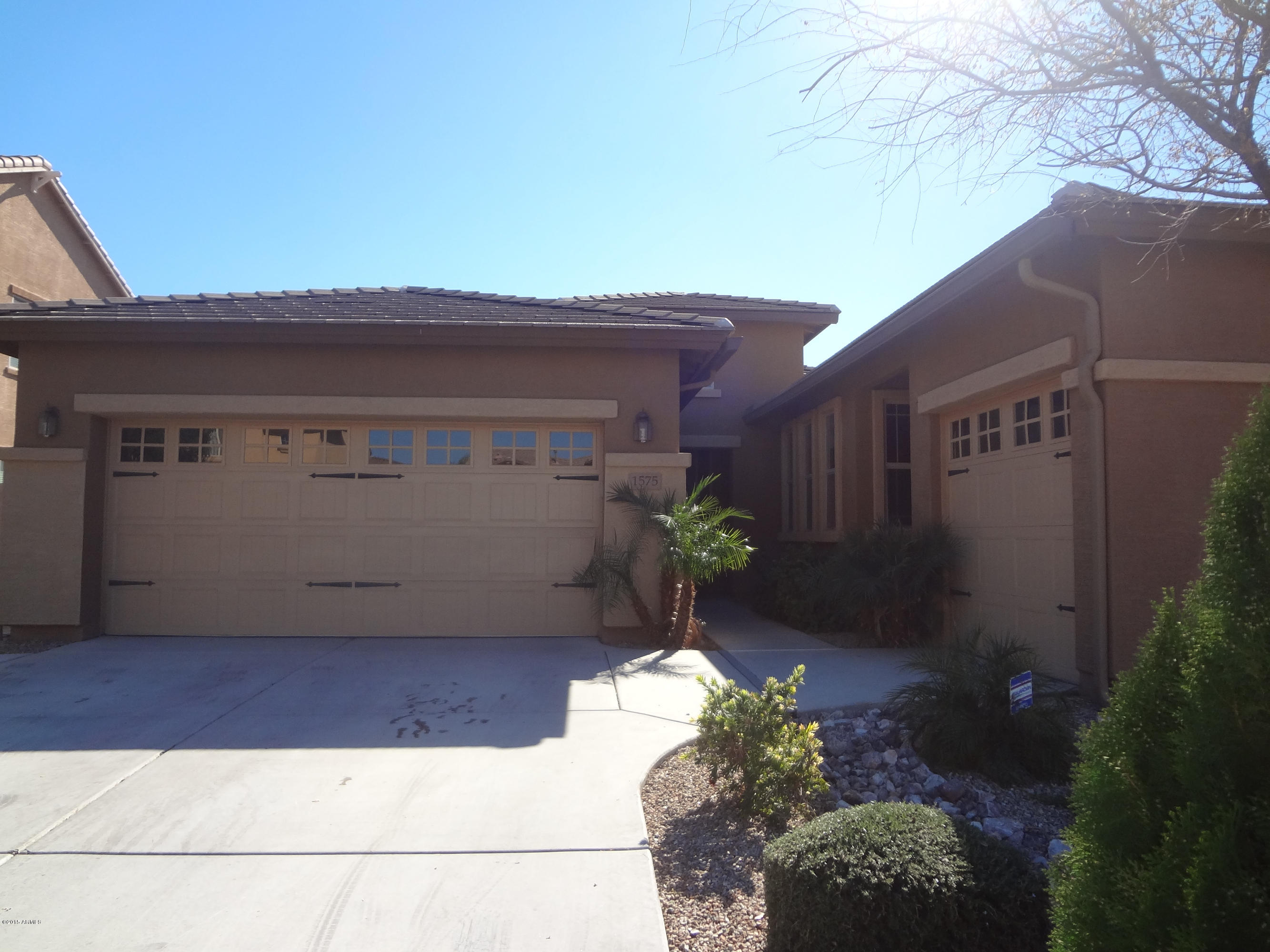 1575 W PELICAN Court