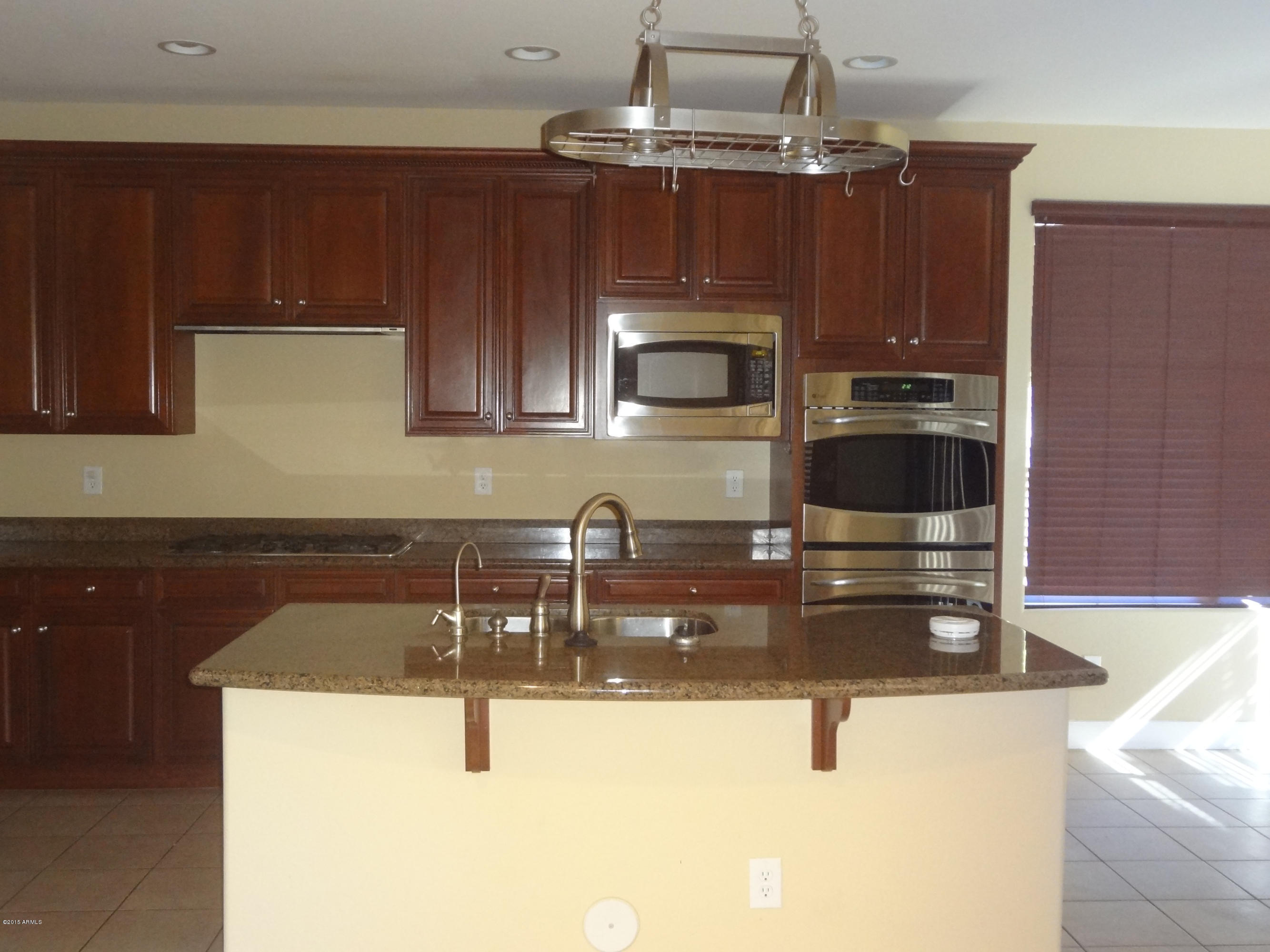 1575 W PELICAN Court