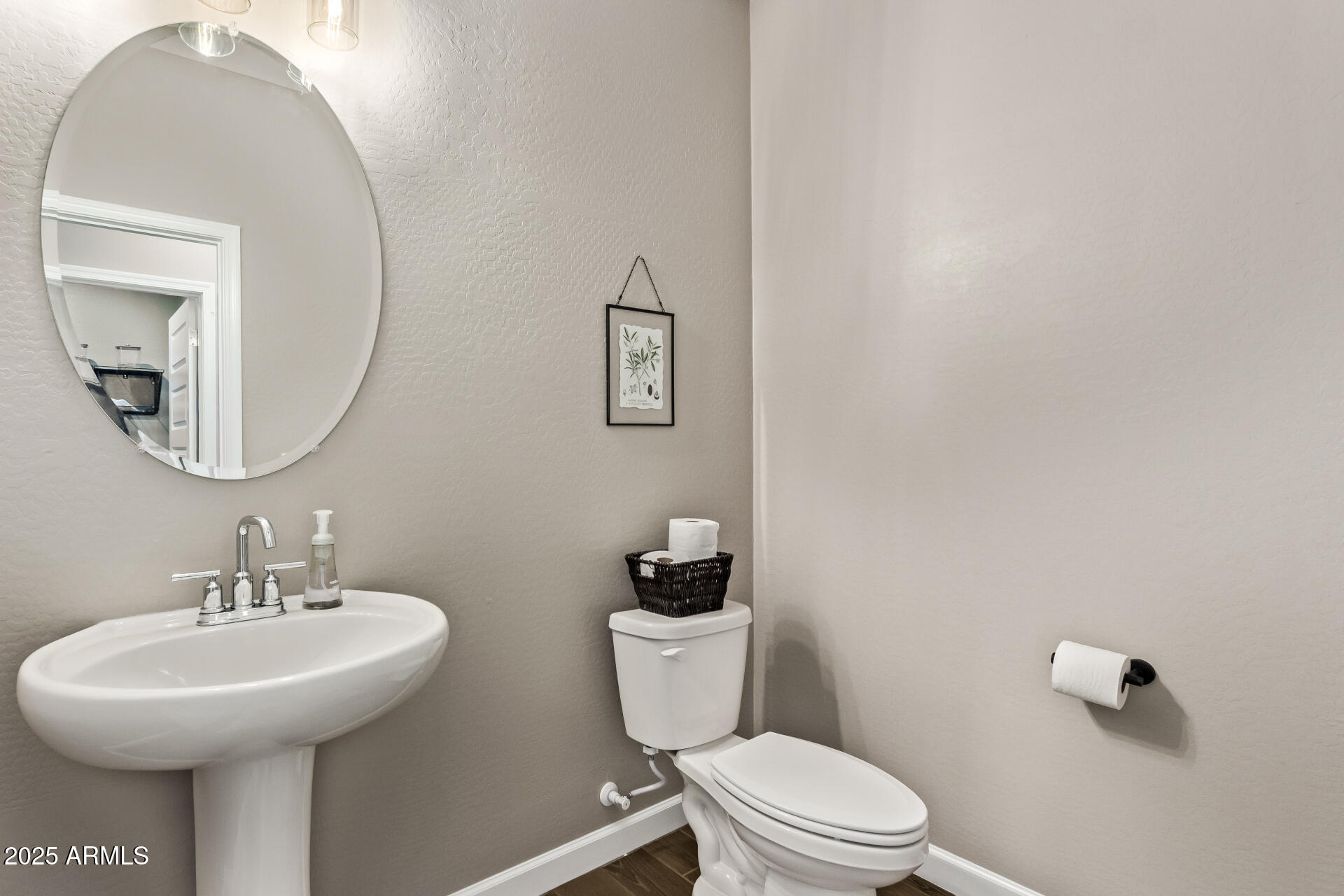 1228 W GLOUCESTER Road