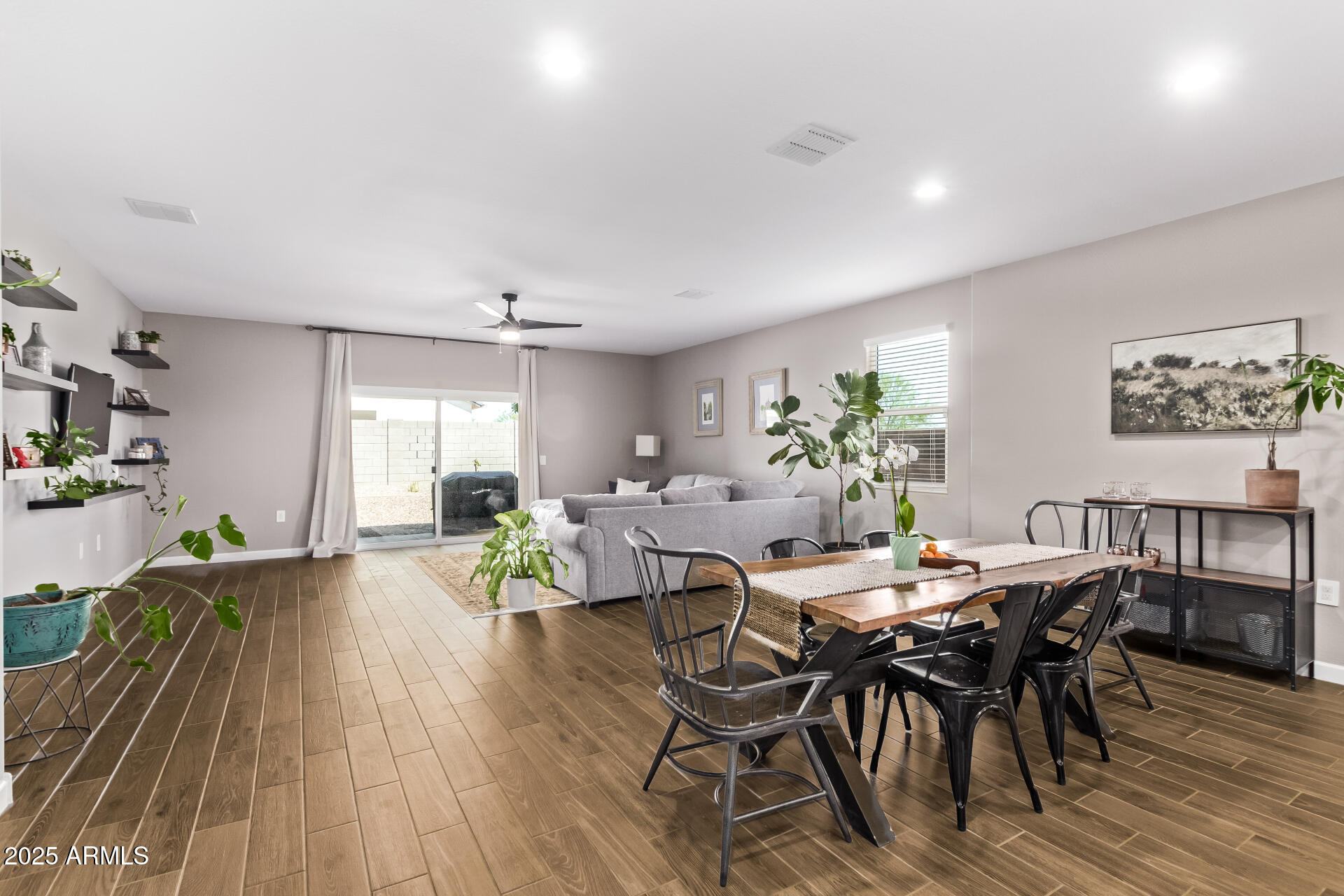 1228 W GLOUCESTER Road