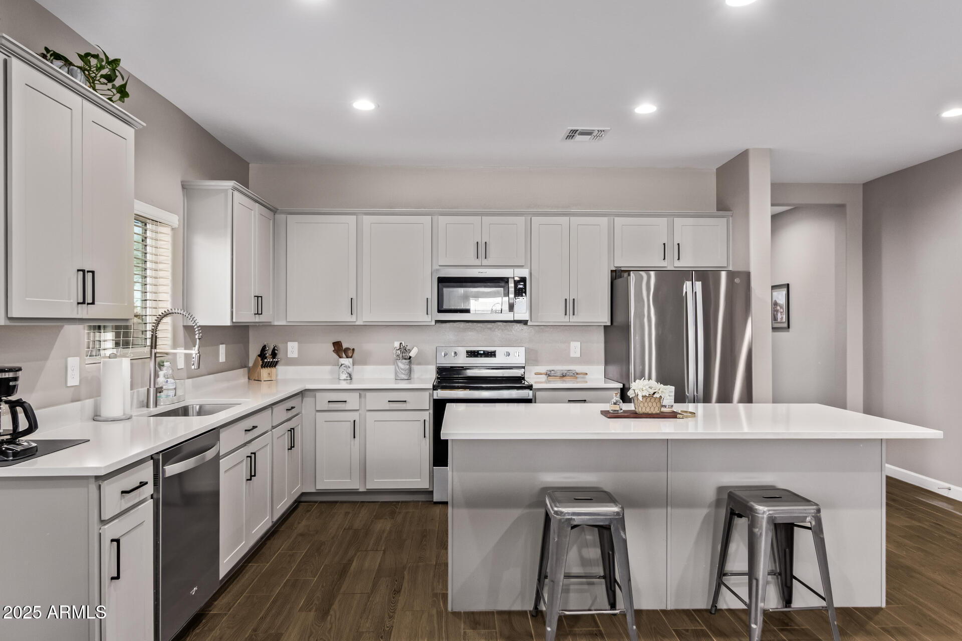 1228 W GLOUCESTER Road