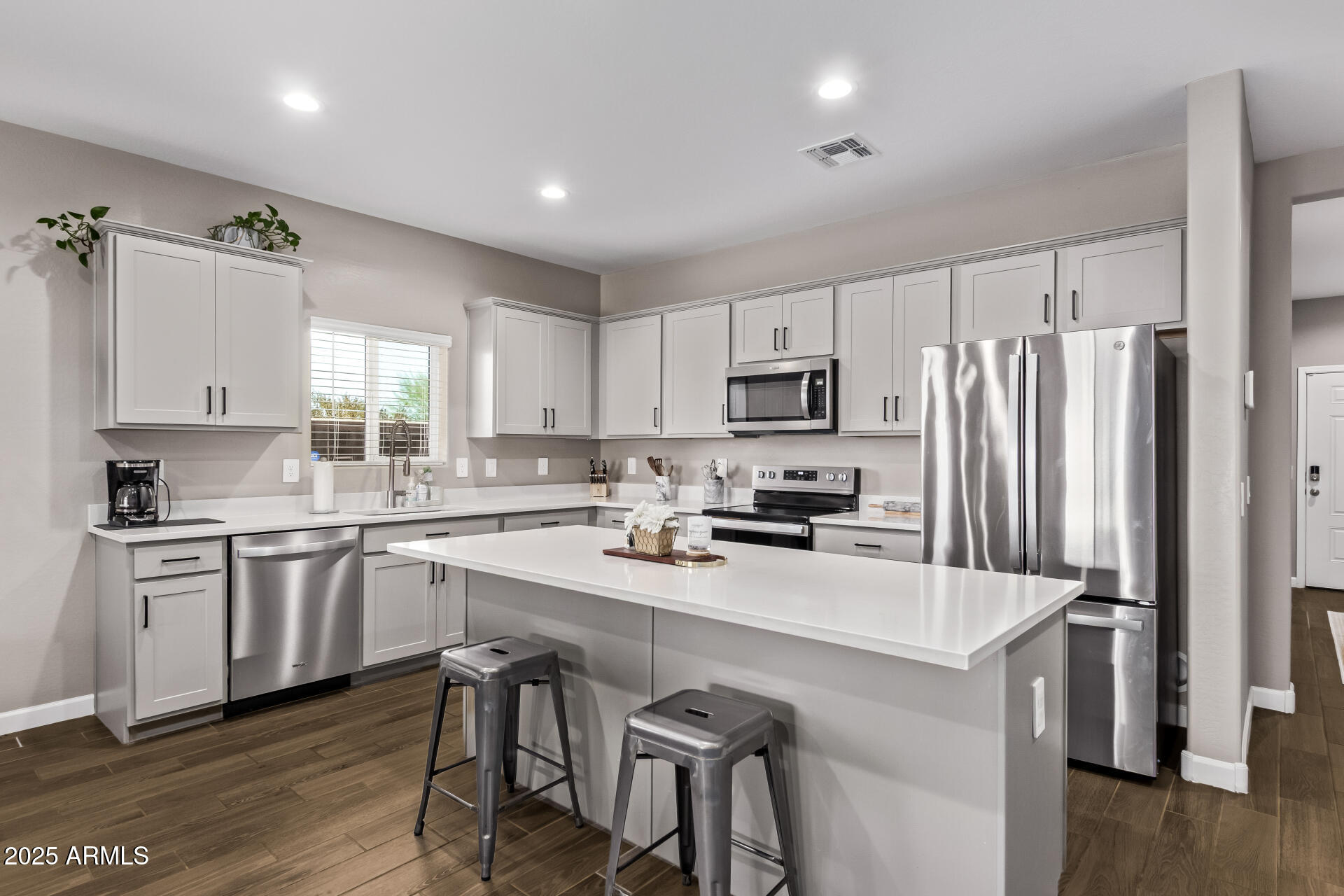 1228 W GLOUCESTER Road