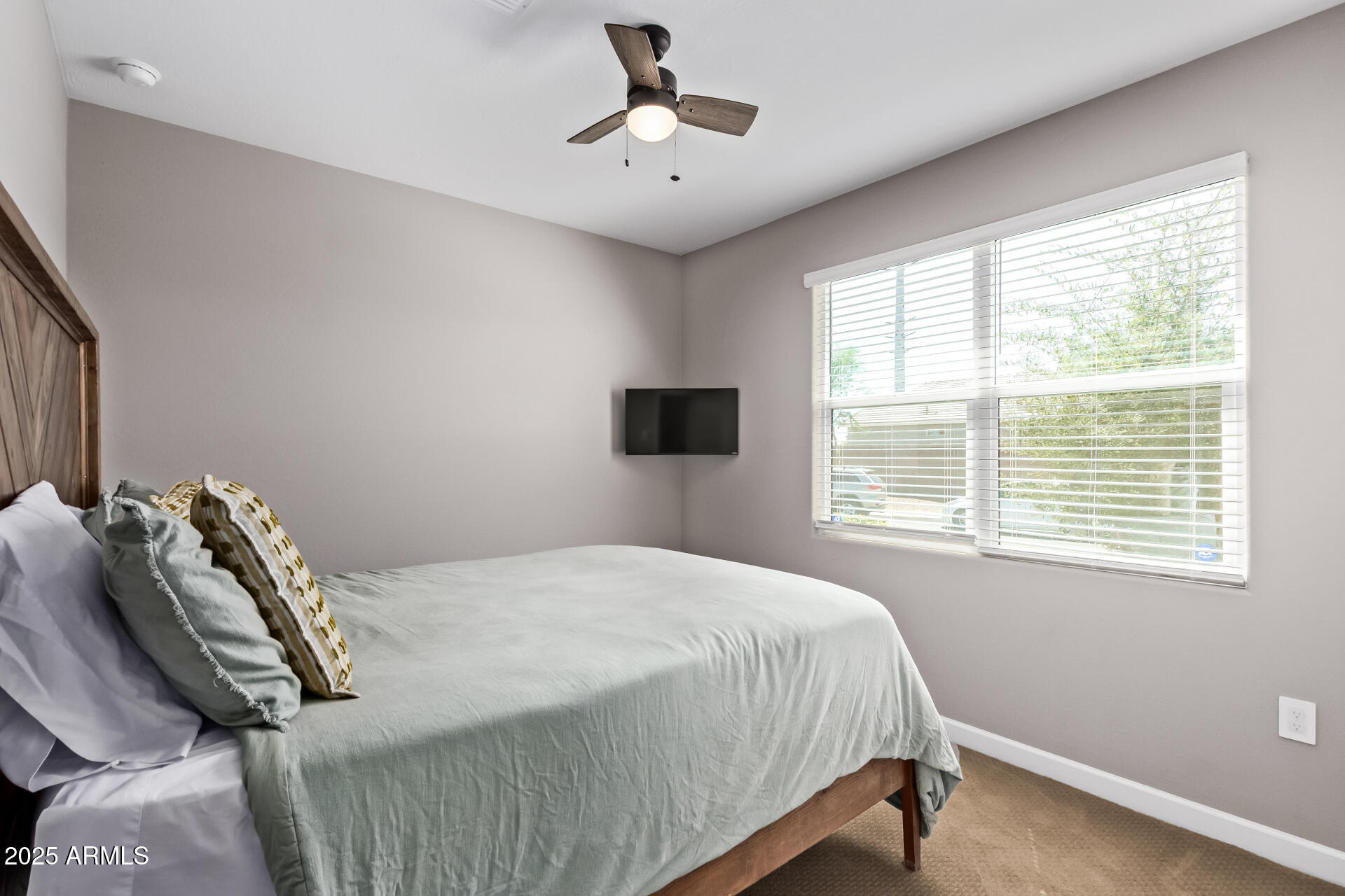 1228 W GLOUCESTER Road