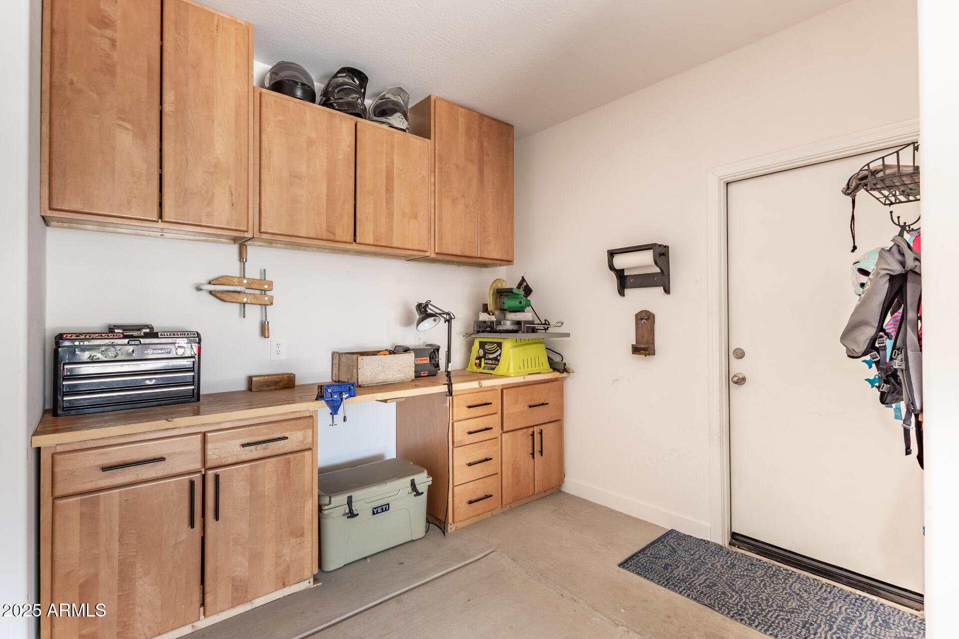 1228 W GLOUCESTER Road