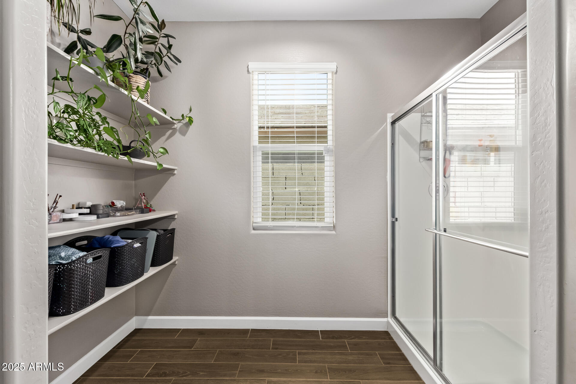 1228 W GLOUCESTER Road